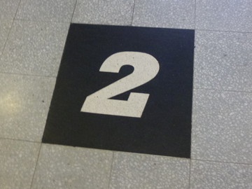 2 floor sign