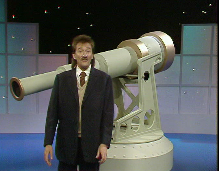 Telescope base in Chucklevision