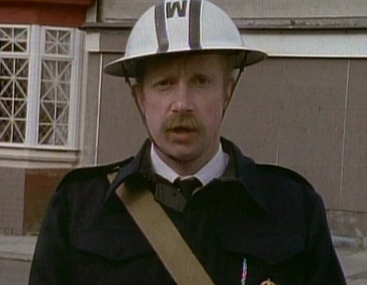 Mark Williams as the ARP warden, full-frame